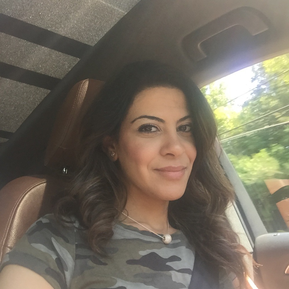 Meet your Posher, Mia